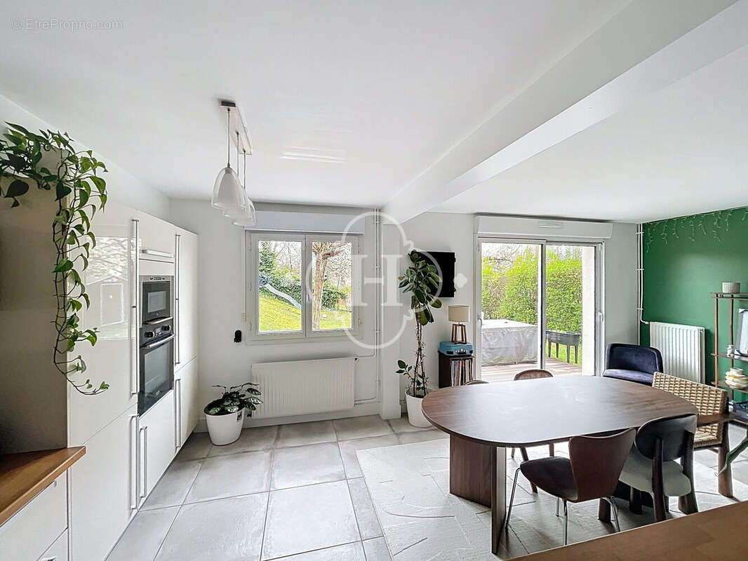 Maison à MAREIL-SUR-MAULDRE