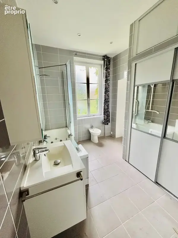 Maison à vendre 10 pièces LA GUERCHE SUR L'AUBOIS (18) - photo 9