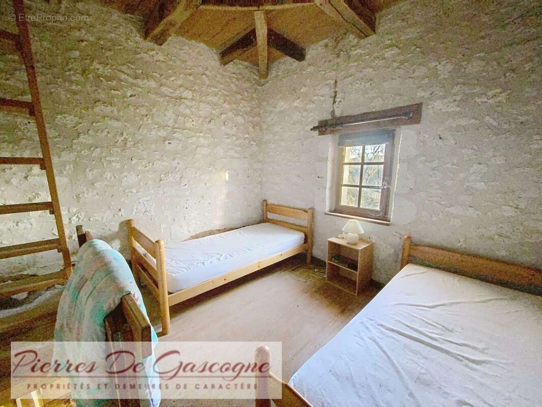 Pigeonnier - Maison à FLEURANCE