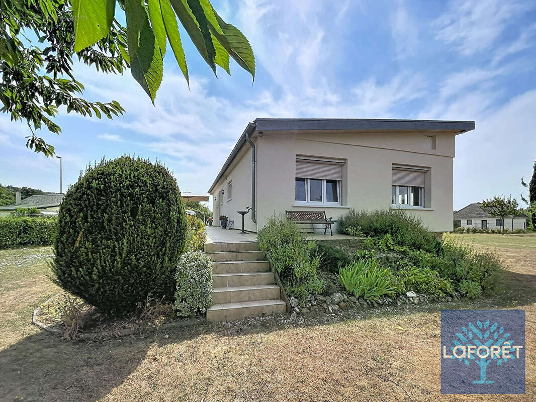 Maison Beaumont Le Roger 4 pièce(s) 111 m2 - photo 2