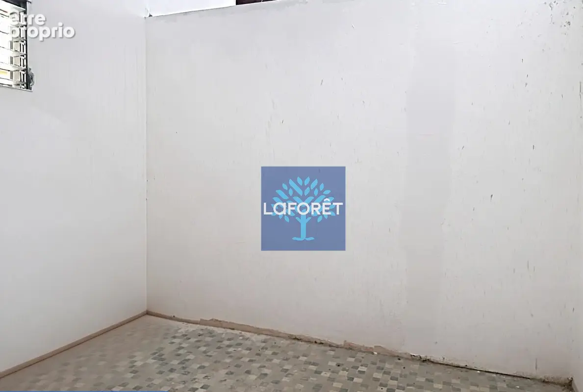 A VENDRE : Local commercial d'environ 116m² à Kerlys FORT-DE-FRANCE - photo 4