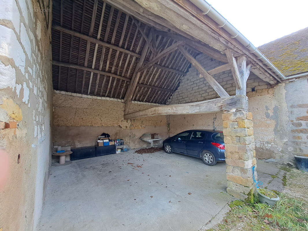 Maison à PONT-SUR-YONNE