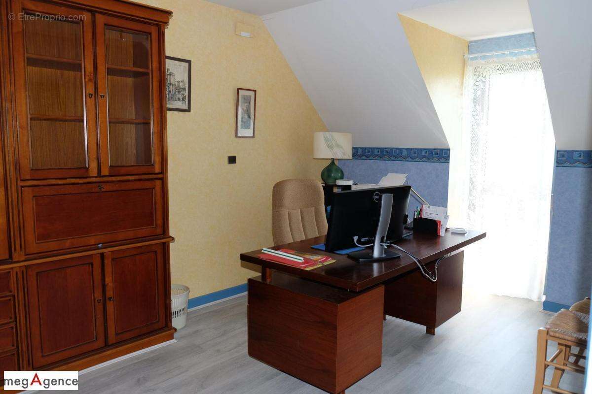 Maison familiale 175 m² – Piscine, jardin paysager et logement indépendant - photo 15