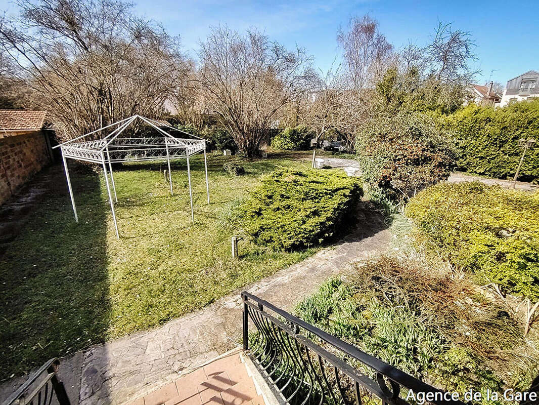 Maison à SARTROUVILLE
