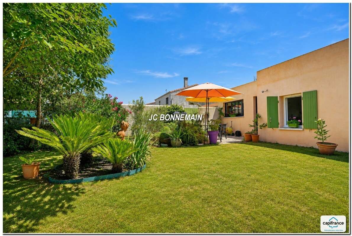 Maison à vendre - Plain Pied - Jardin - Garage - 105 m² - 3 pièces LA TREMBLADE (17) - photo 2