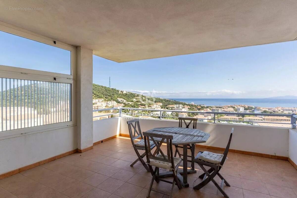 Appartement à L'ILE-ROUSSE