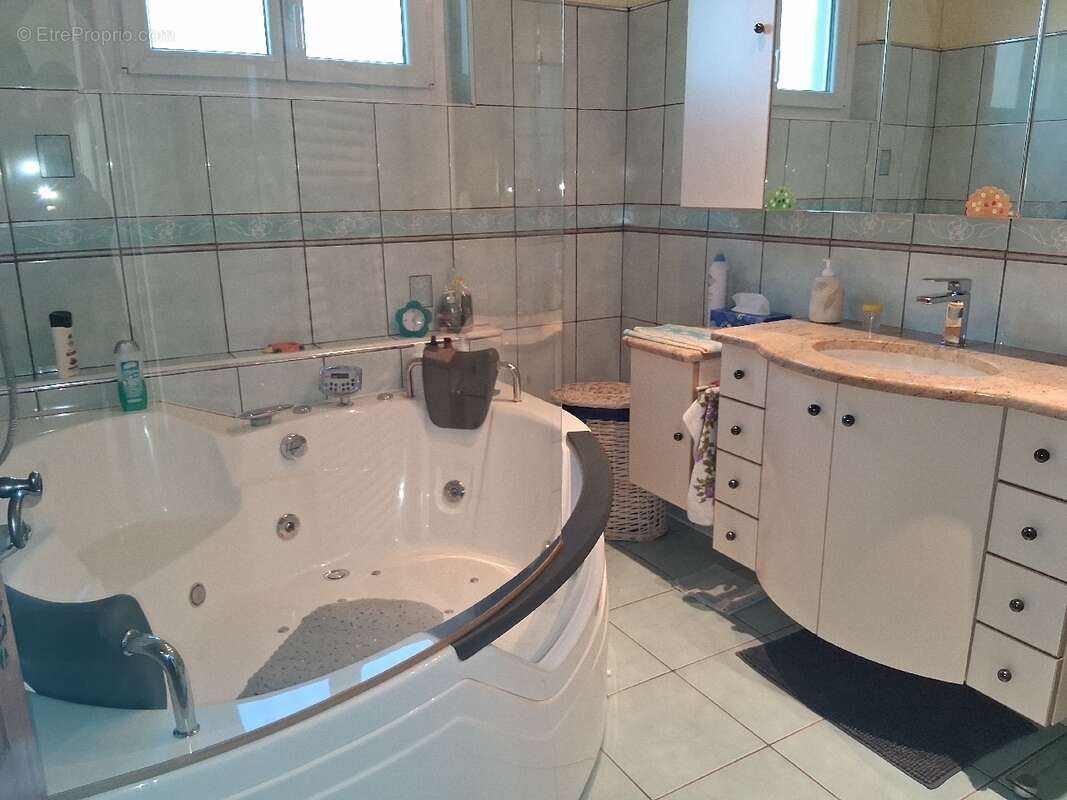 Maison à VIEUX-CHARMONT