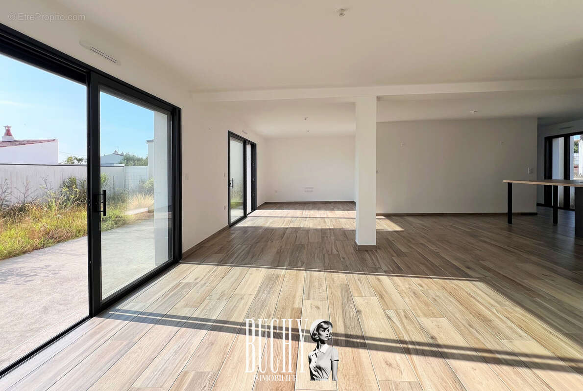 LA CHAUME - Maison T4 récente 128 m2 avec garage et vue sur les Marais. - photo 2
