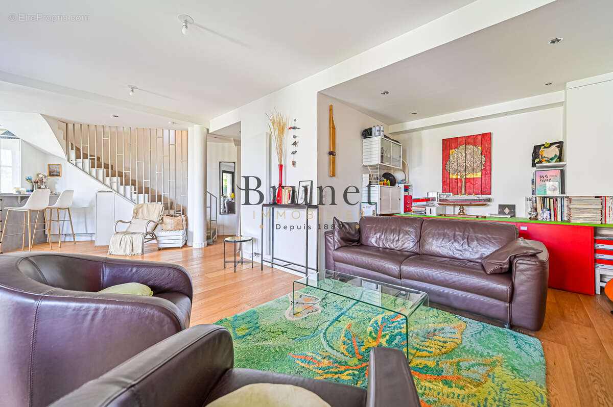 Appartement à SAINT-MAUR-DES-FOSSES