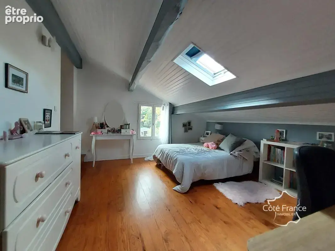 Maison de maître en pierre- 5 chambres - avec piscine et jar - photo 7