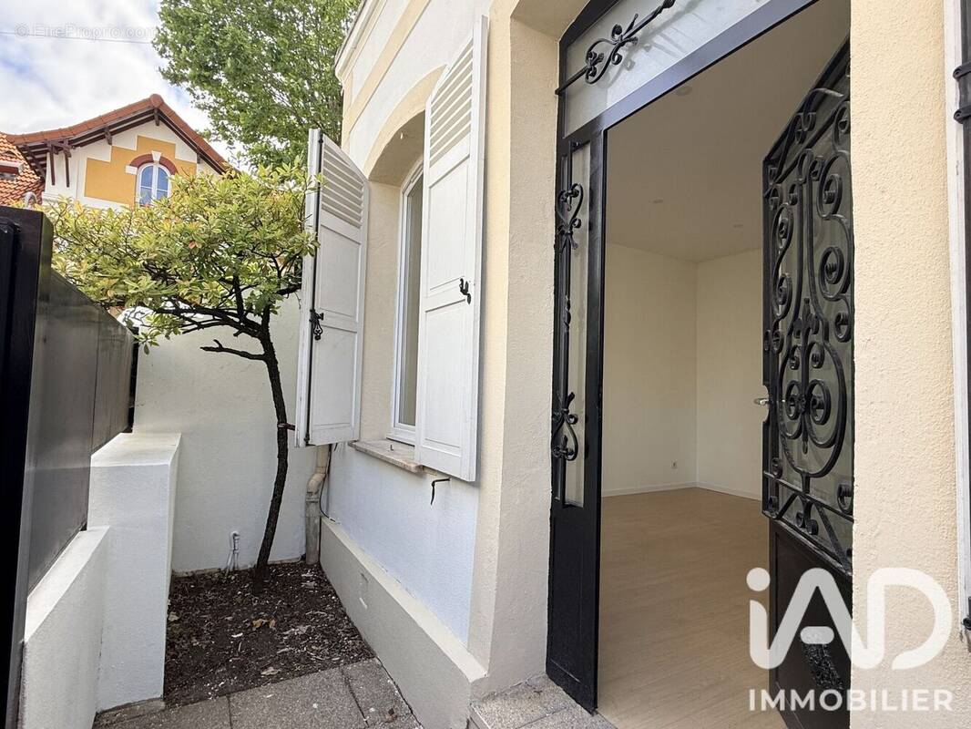 Photo 1 - Maison à NEUILLY-PLAISANCE