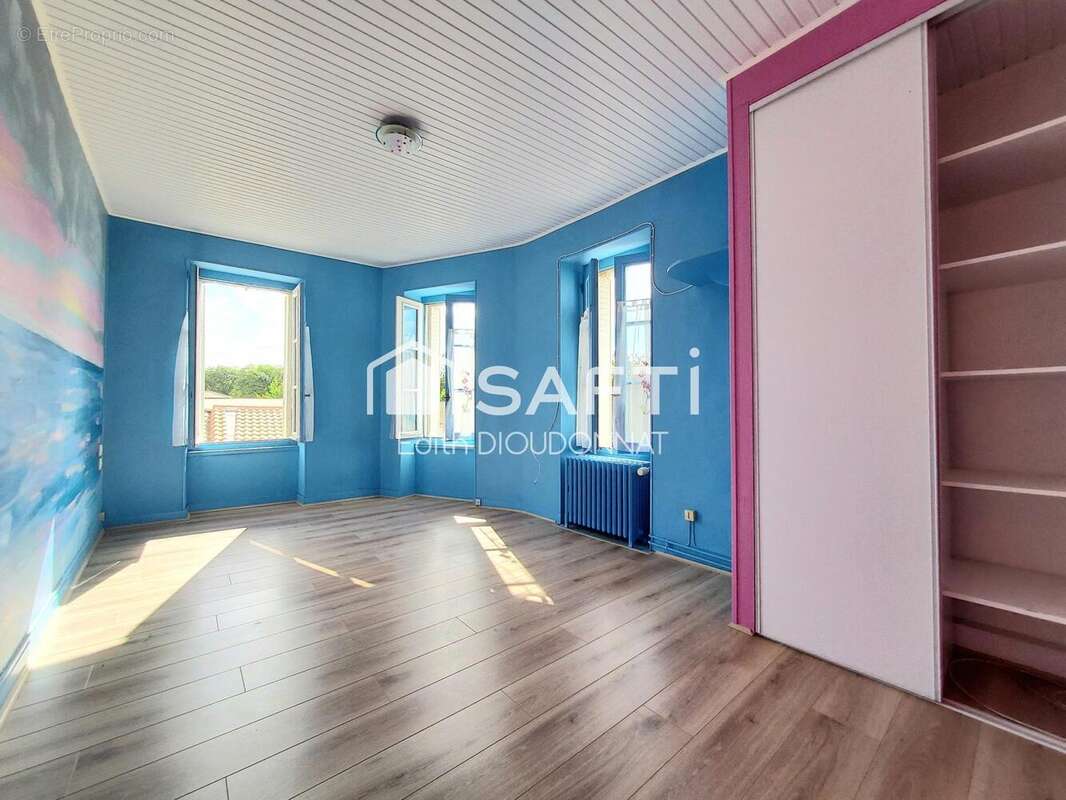Photo 5