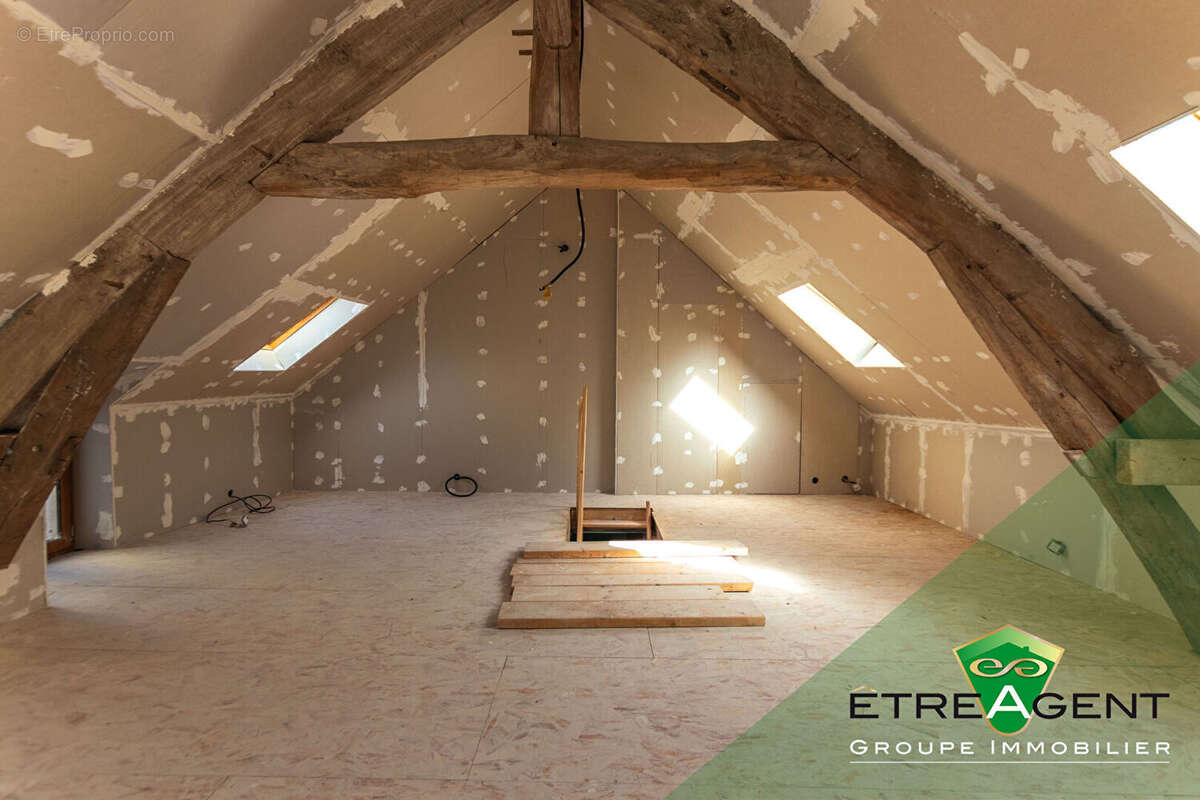 Maison à OINVILLE-SUR-MONTCIENT