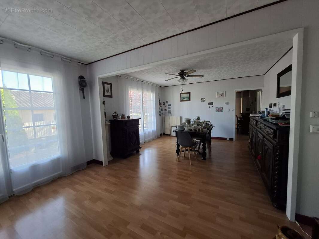 Carbonne T5 avec salon ouvert sur l'extérieur - Maison à CARBONNE