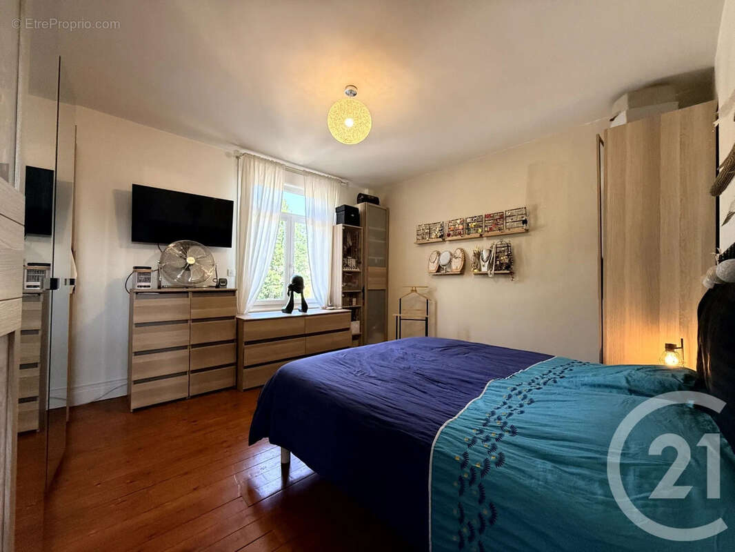 Maison 164 m² à Saint-Quentin  - photo 11