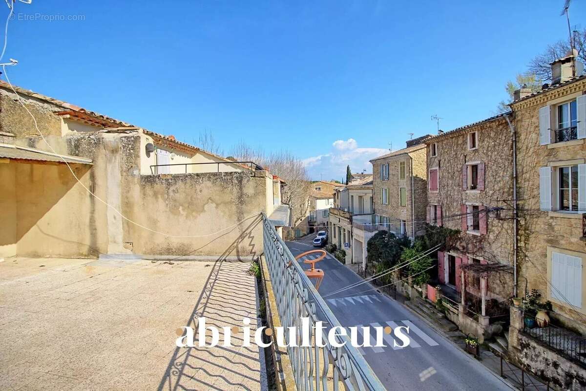 Appartement à ROGNES