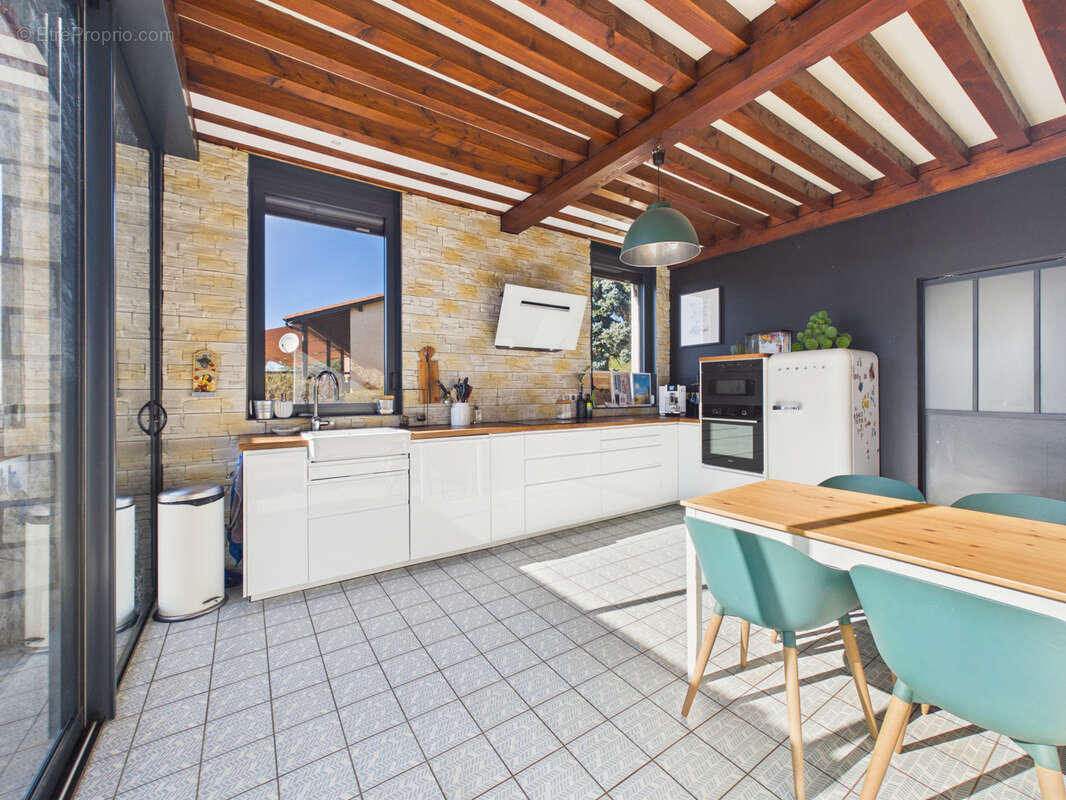 Maison à BRIVES-CHARENSAC