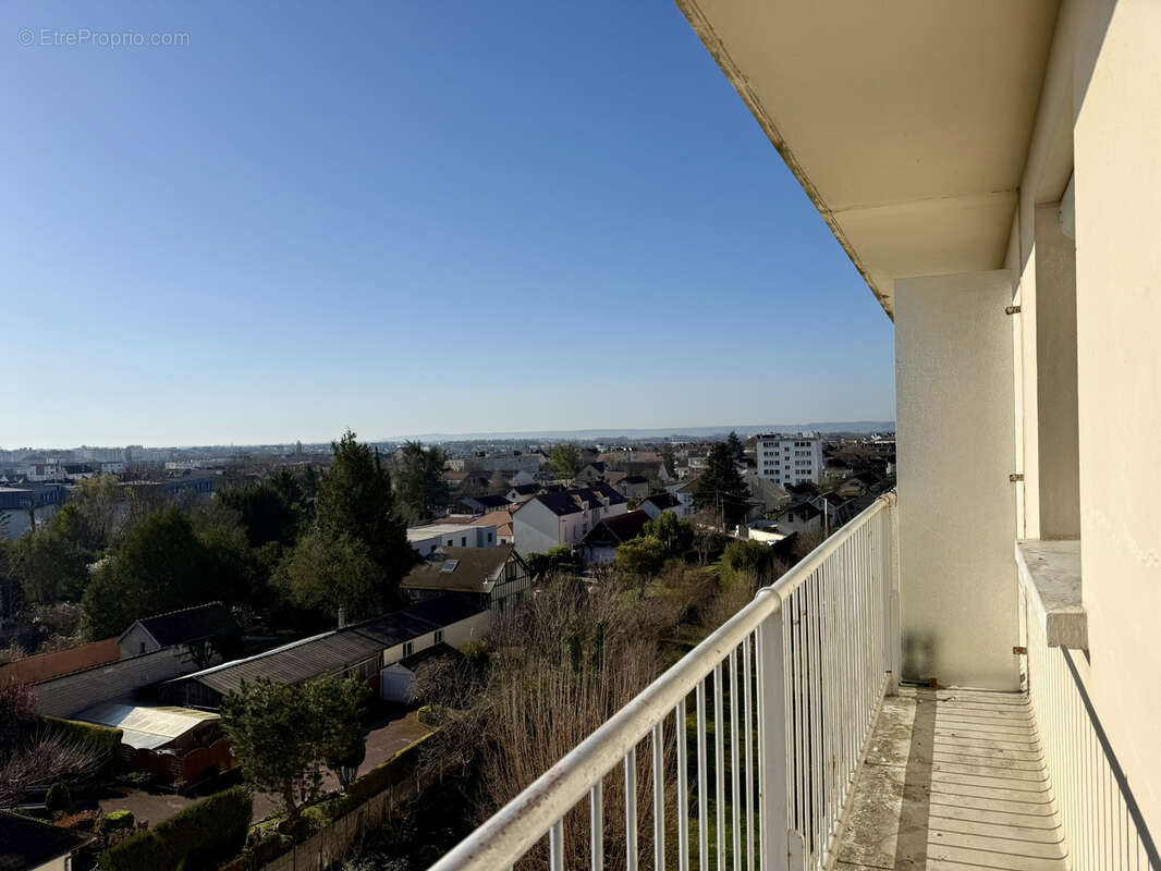 Appartement à LA CHAPELLE-SAINT-LUC