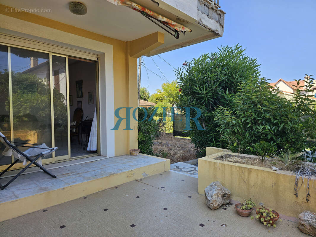Salis debut cap antibes 2 pieces en rez de jardin 59m2 transformable en 3p avec jardin 100m2 cave - photo 6