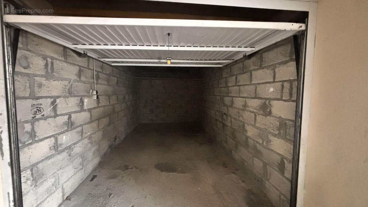 Appartement à NEAUPHLE-LE-CHATEAU