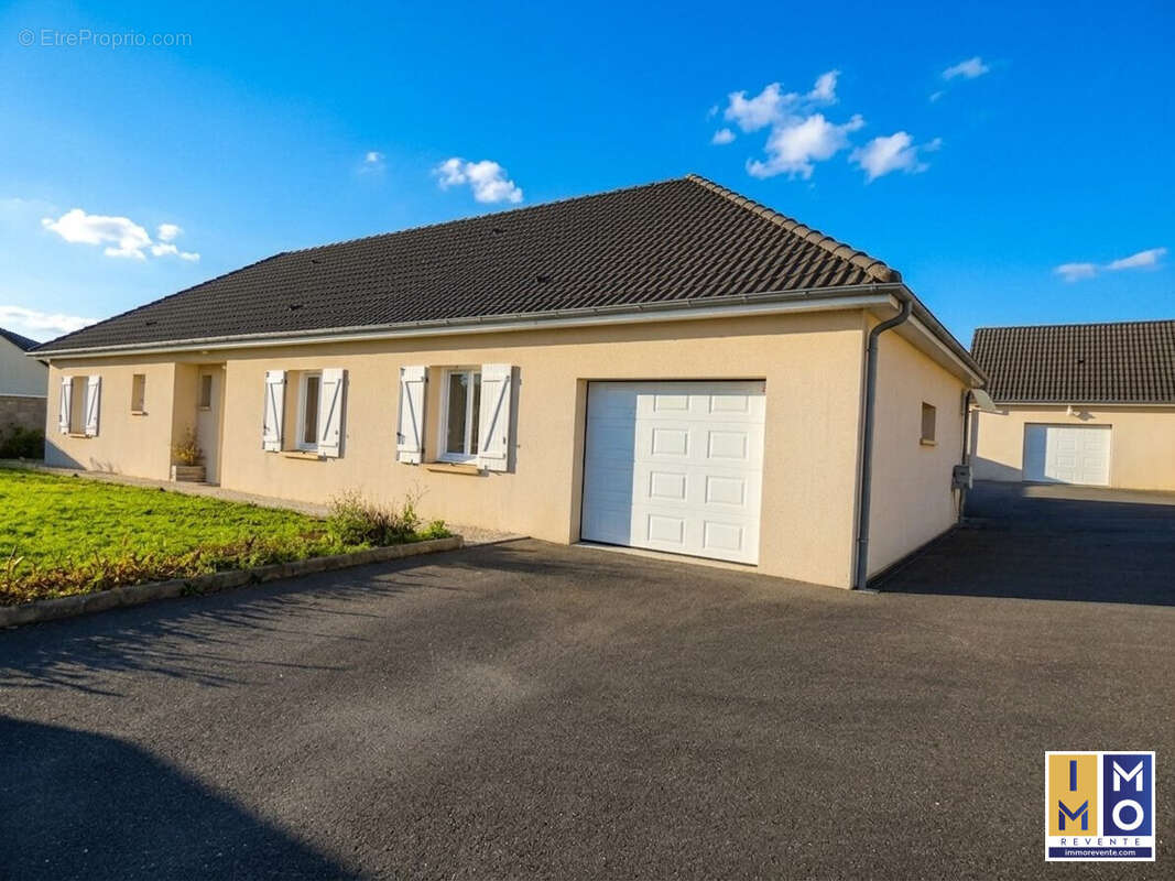 Maison à MOULINS-SUR-YEVRE