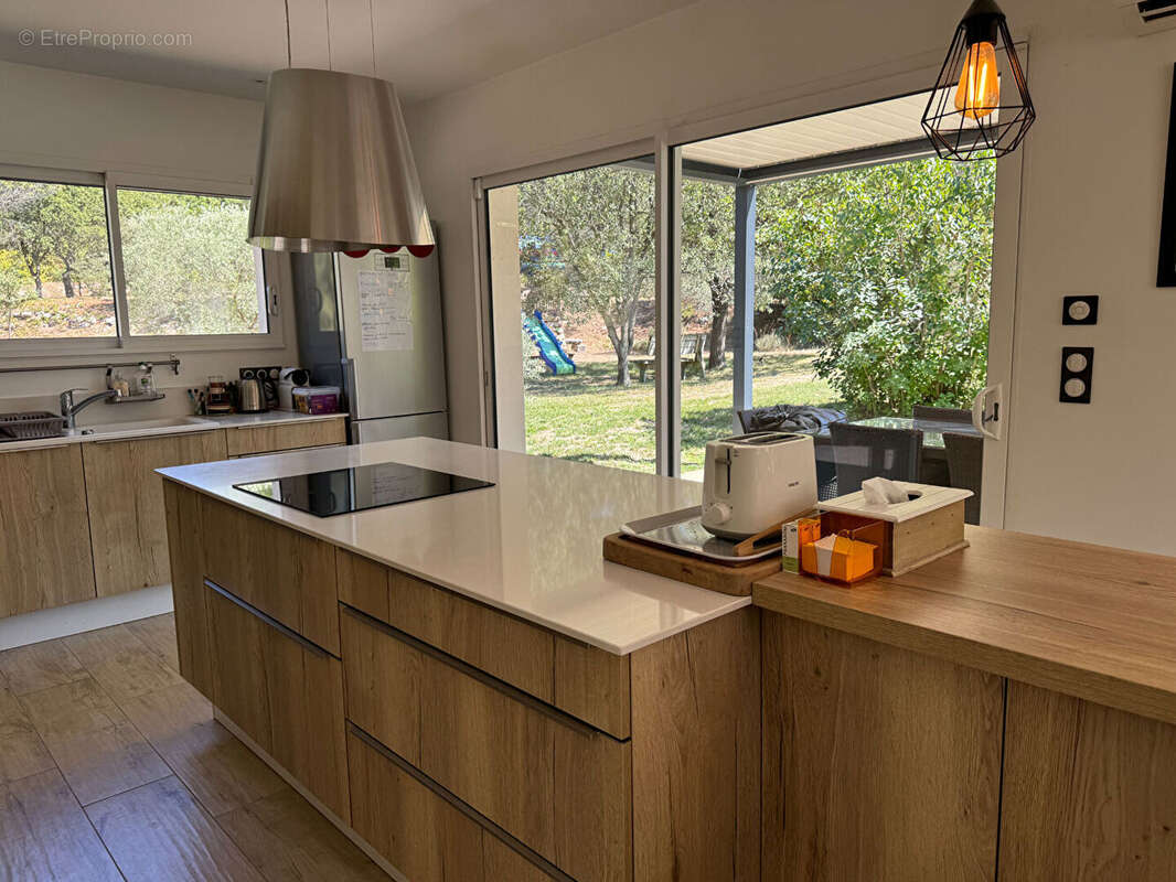 Maison à L&#039;ISLE-SUR-LA-SORGUE