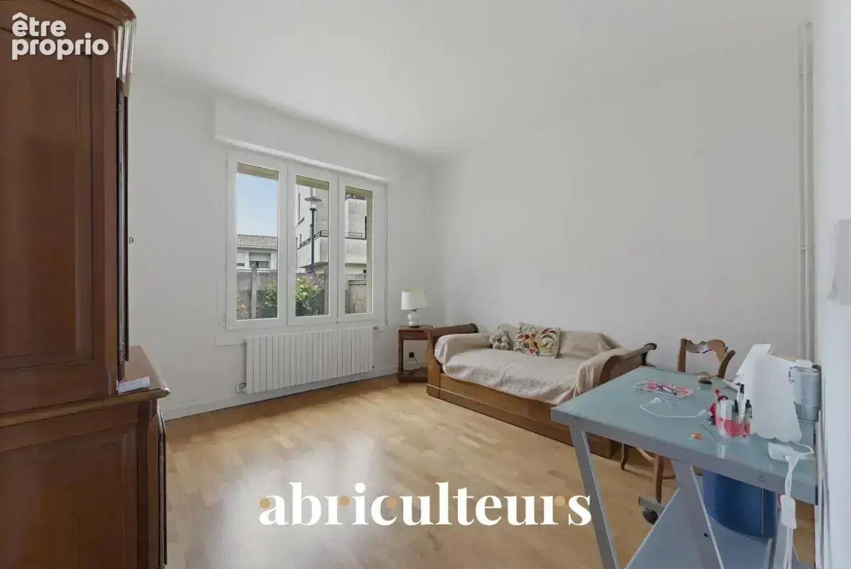 Bordeaux Caudéran — Villa familiale avec piscine, grand jardin et fort potentiel (33200) - photo 11