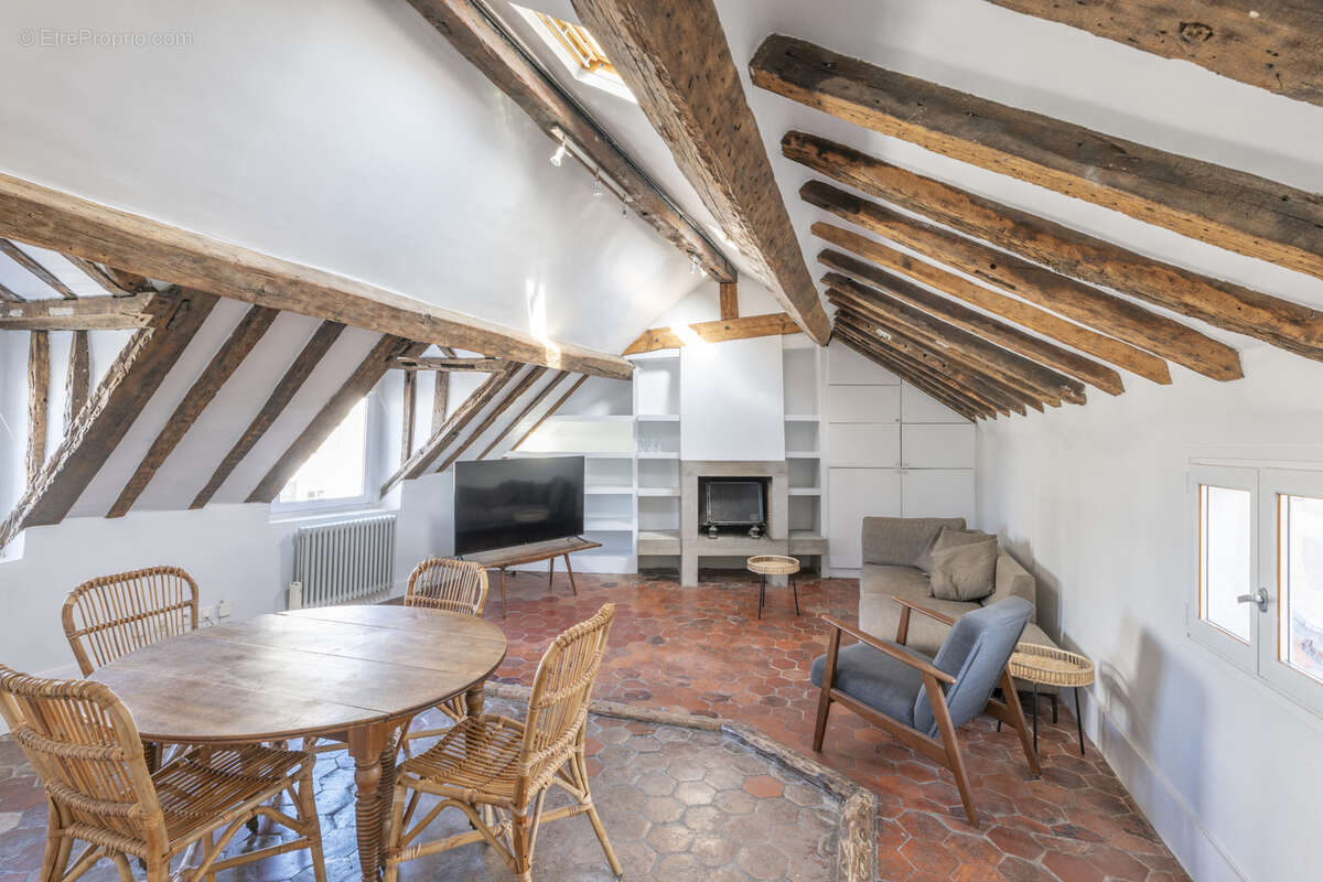 Appartement à PARIS-3E