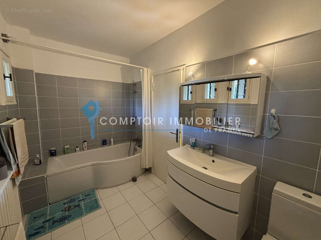 Village en peripherie d'uzes : villa 4 chambres avec piscine et grand terrain - photo 14