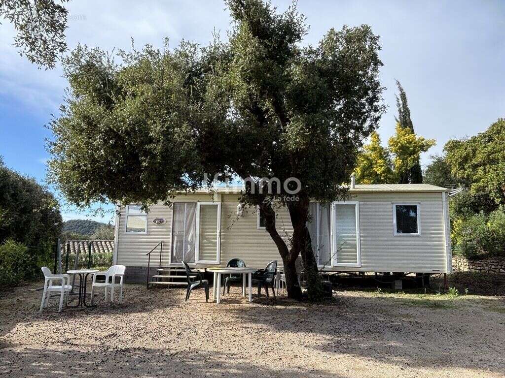 Maison à LE MUY