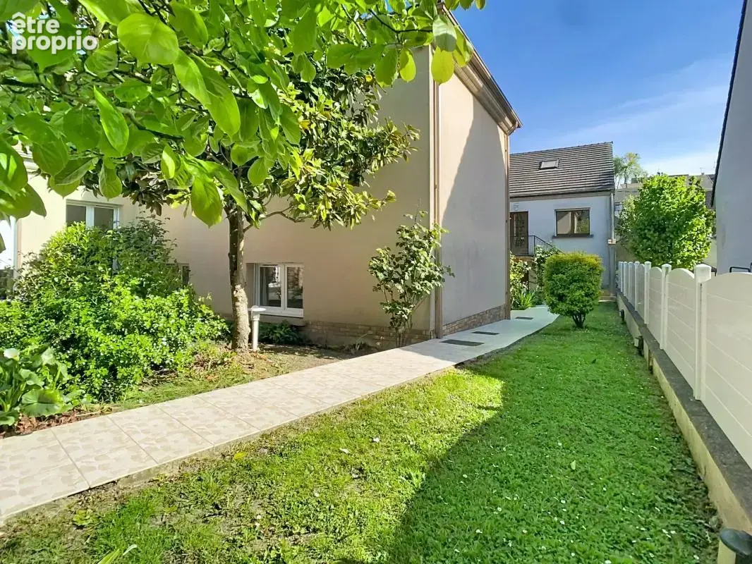 2 maisons (286 m² habitables/352 m² au sol en tout) sur un terrain de 850 m² à 20 MN à pieds du RER D "FOSSES - SURVILLIERS" - photo 4