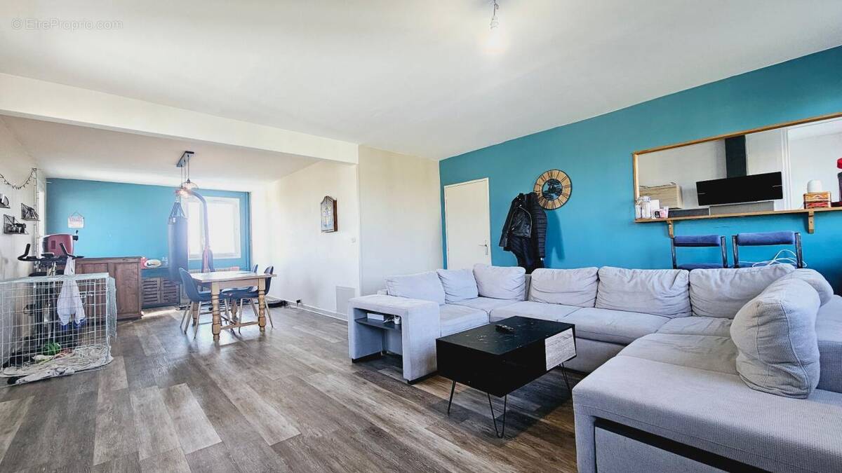 Appartement à SAINT-DOULCHARD