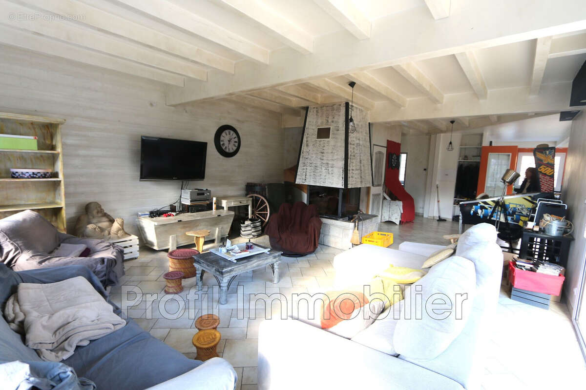 Maison à SAINT-LEGER-DE-PEYRE