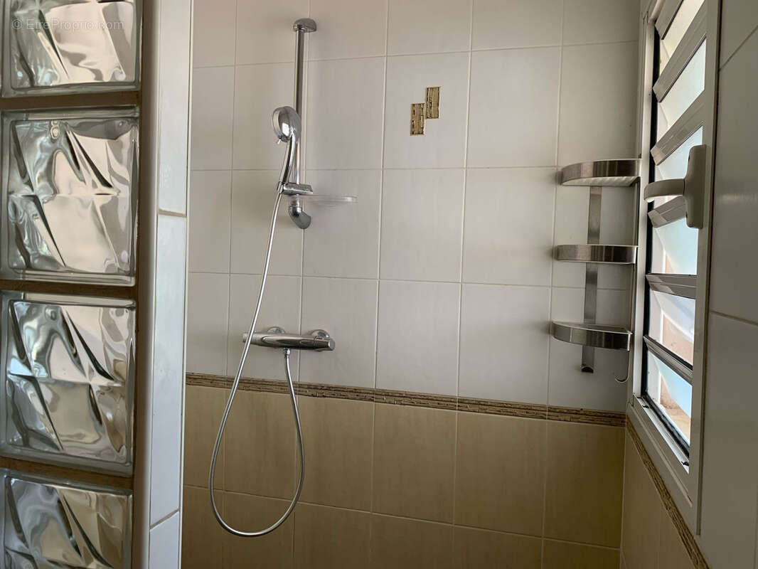 Appartement à SAINT-DENIS