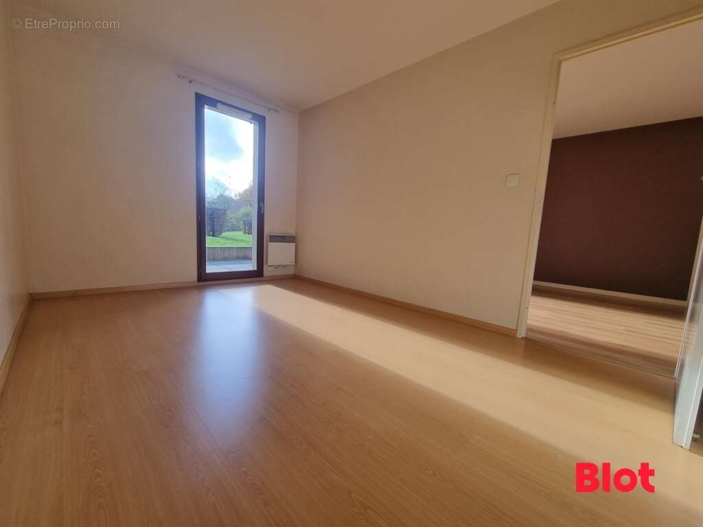 Appartement 62 m² à Pace  - photo 8