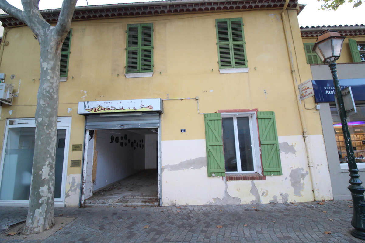 Commerce à LE LAVANDOU