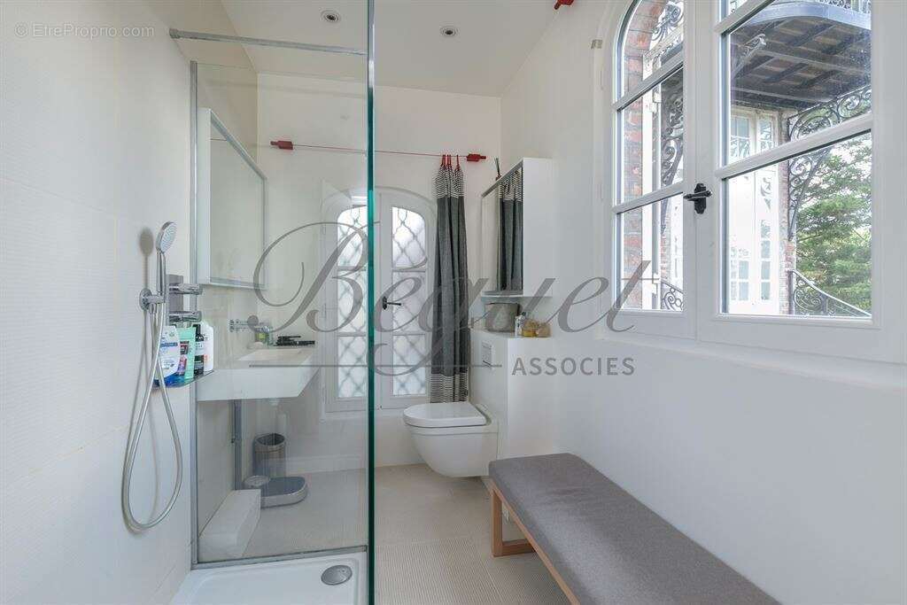 Hauts de seine -vaucresson - 92420 - maison 162 m2 - 4 chambres -terrain 850 m2 - photo 9