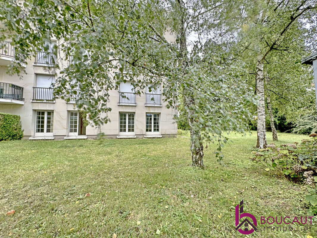 Appartement à LE PLESSIS-ROBINSON