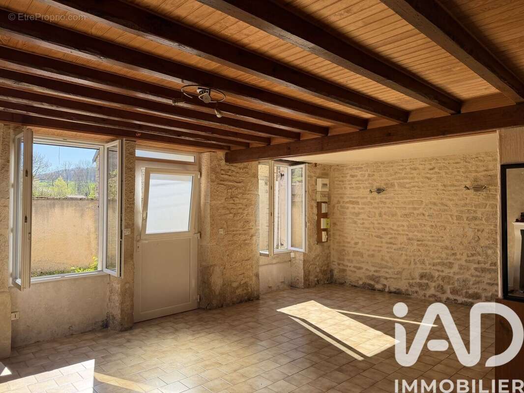 Maison 114 m² à Darcey  - photo 2