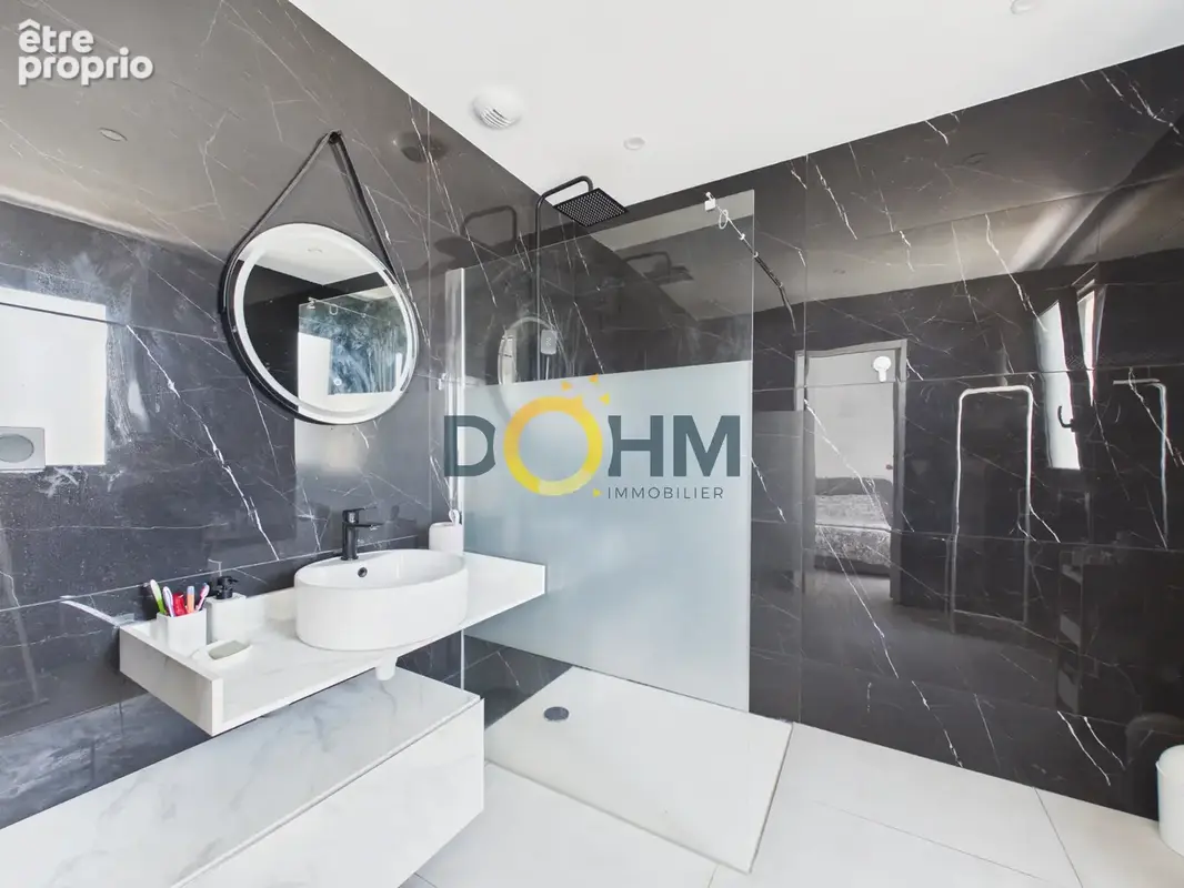 Maison de plain-pied moderne à Sainte Sigolene - photo 9