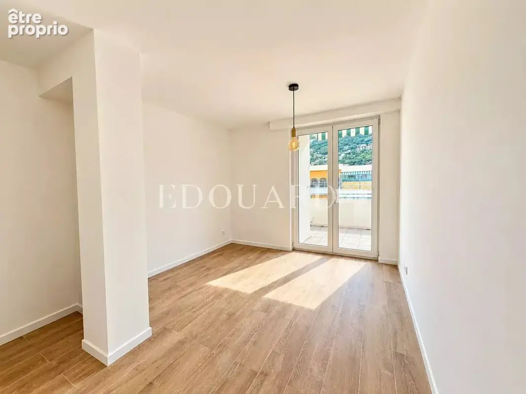 Somptueux quatre pièces à vendre avec belle vue sur la ville et la mer, en plein centre de Roquebrune Cap Martin - photo 22