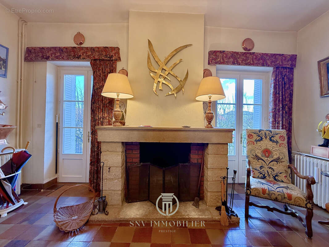 Maison à SEMUR-EN-BRIONNAIS