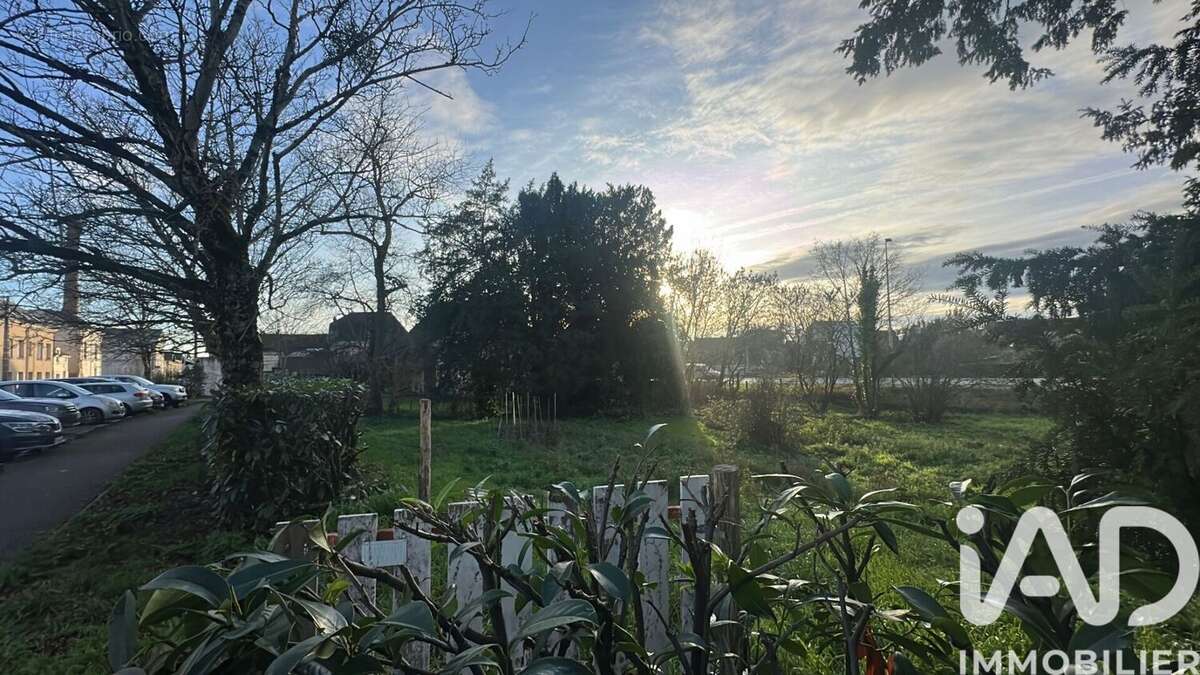 Photo 2 - Terrain à CHATELLERAULT