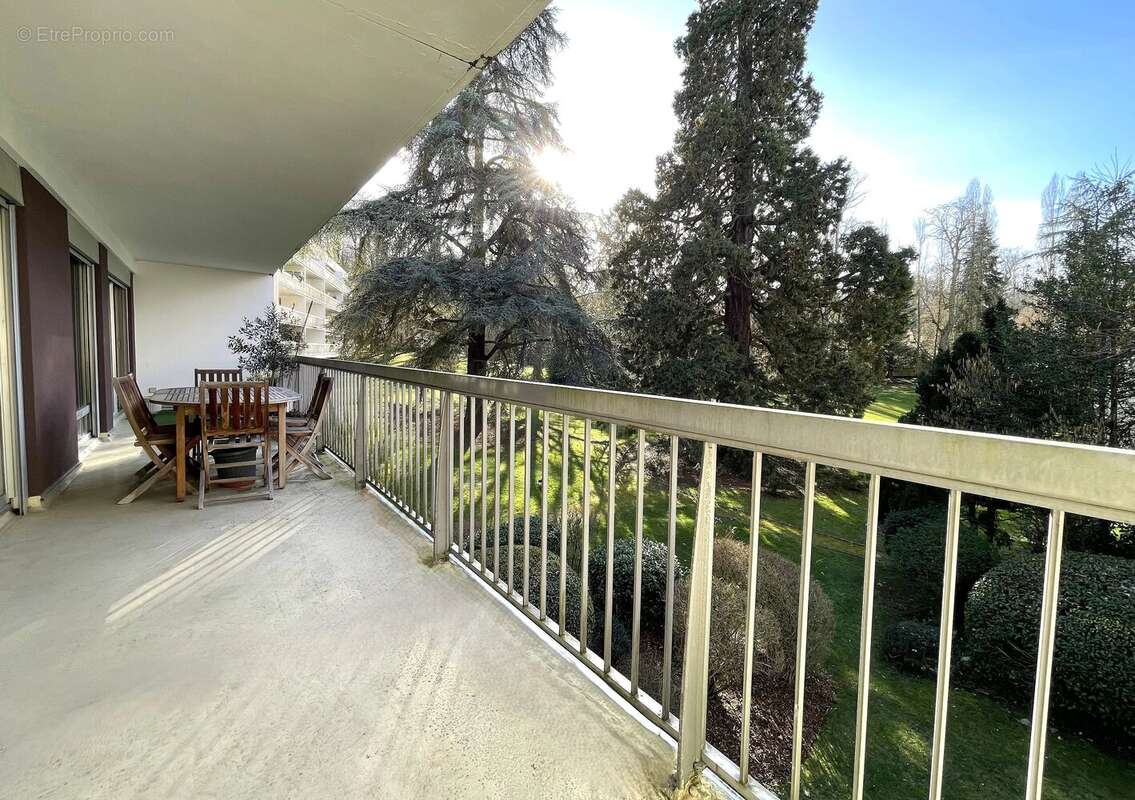 Appartement à VILLE-D'AVRAY