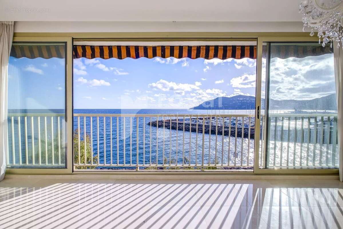 Appartement à MANDELIEU-LA-NAPOULE