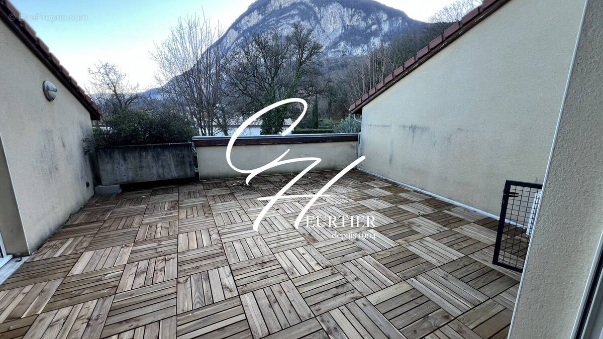 Appartement à SASSENAGE