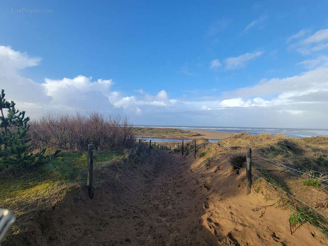 Parking à SAINT-BREVIN-LES-PINS