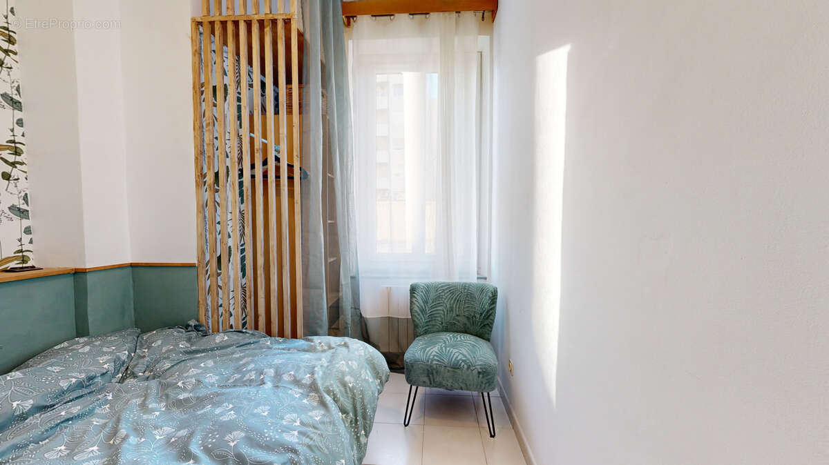 A vendre - Appartement T2 entièrement rénové et meublé - Bastia - photo 2