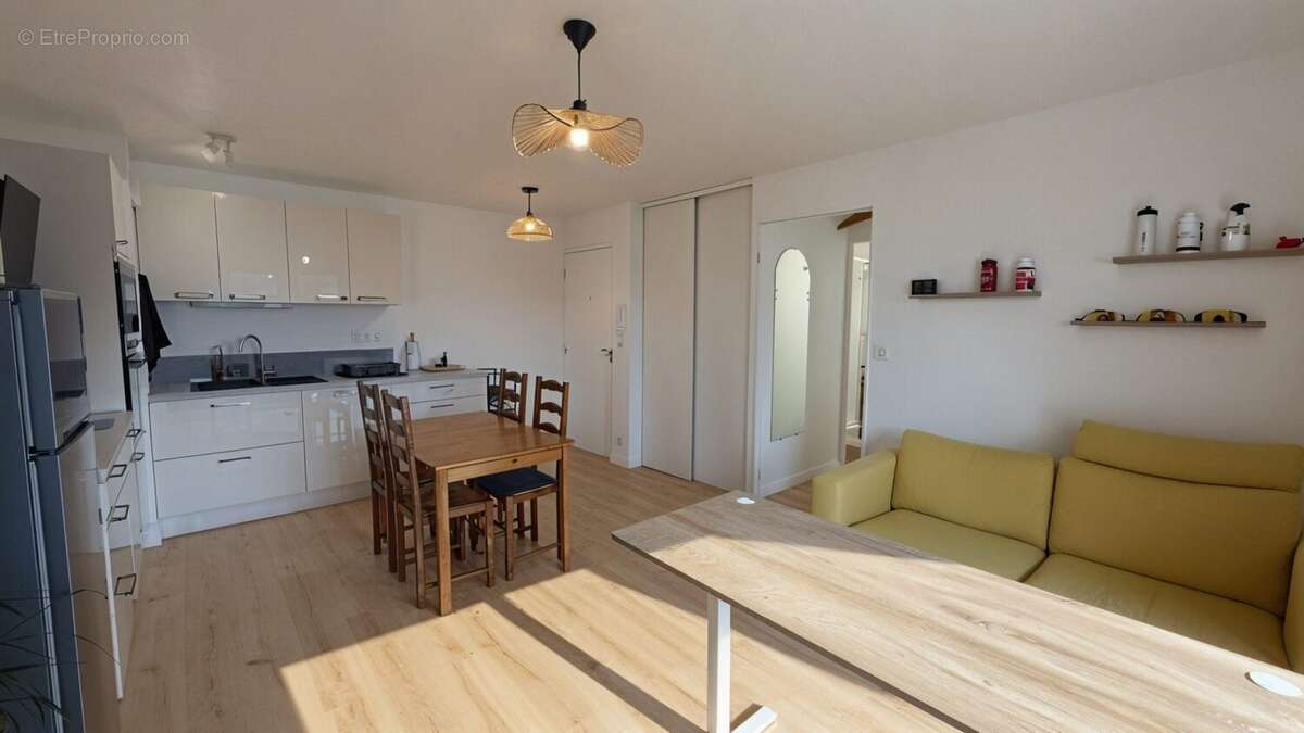 Appartement à JANZE