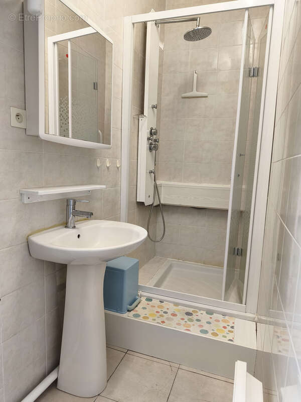 Lumineux T4 de 58 m2 très bien situé en hypercentre et avec belle vue - photo 17